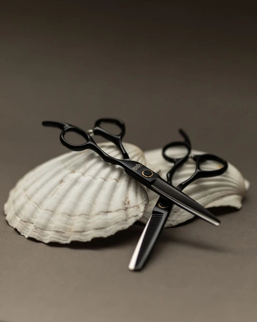 Yoru Midnight Series 6" Japanese Steel Hairdressing Scissors Sakura Scissors Hairdressing scissors, barber scissors Sakura Scissors