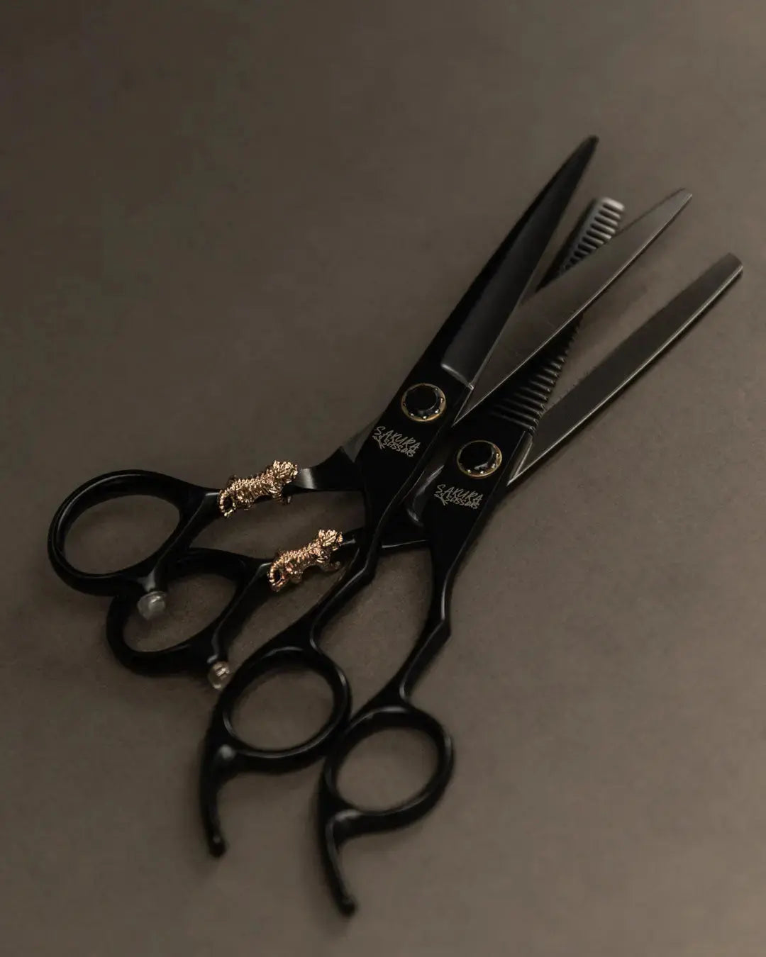 Kuroku Noir Series 6" Japanese Steel Hairdressing Scissors Sakura Scissors Hairdressing scissors, barber scissors Sakura Scissors
