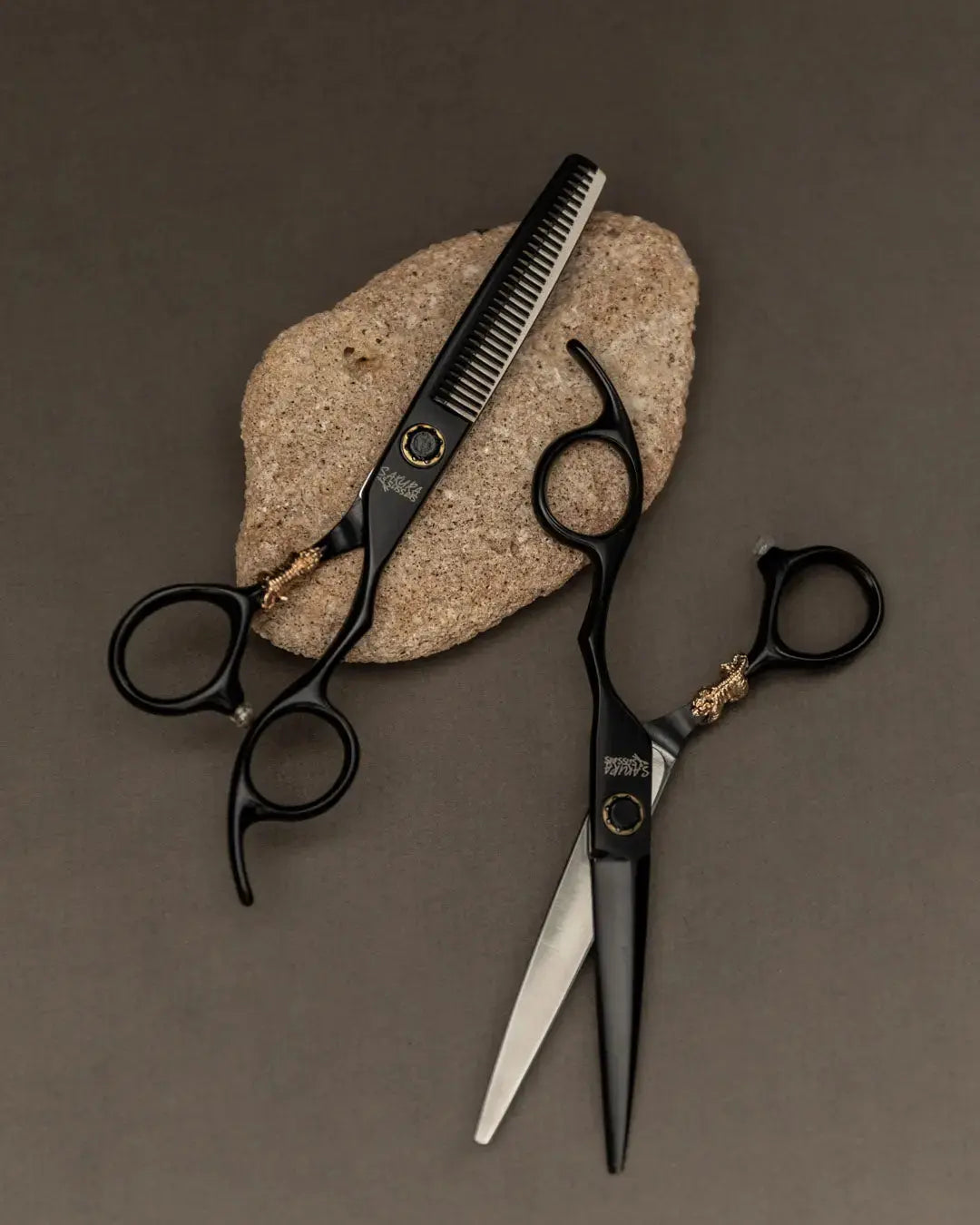Kuroku Noir Series 6" Left-Handed Japanese Steel Hairdressing Scissors Sakura Scissors Hairdressing scissors, barber scissors Sakura Scissors