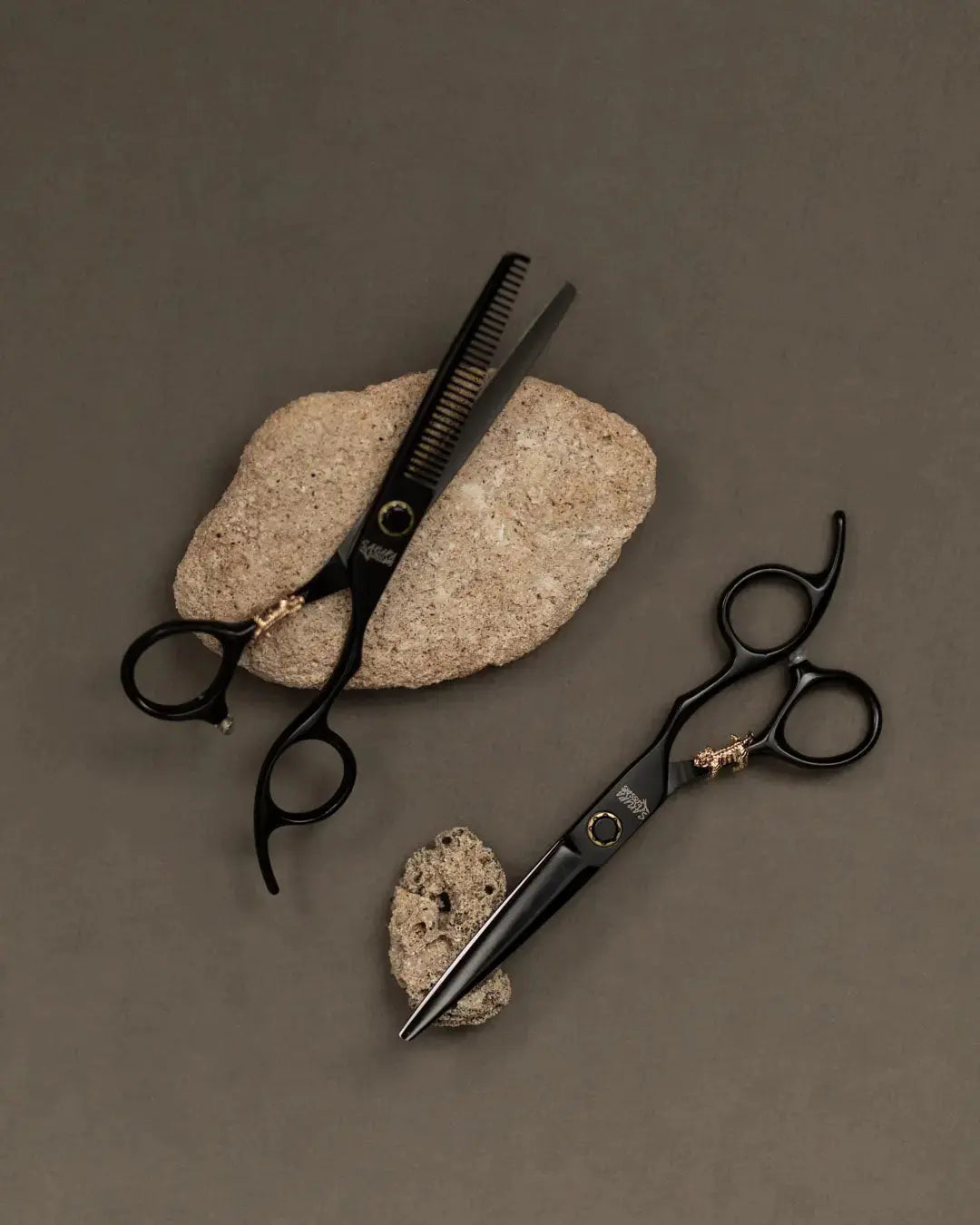 Kuroku Noir Series 6" Japanese Steel Hairdressing Scissors Sakura Scissors Hairdressing scissors, barber scissors Sakura Scissors